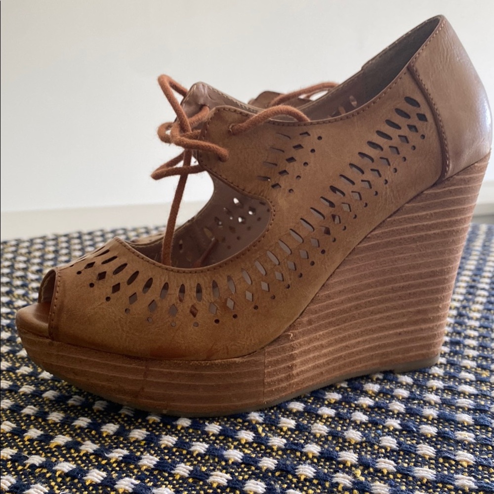Restricted Brown Leather Wedge Shoes with Perforated Design